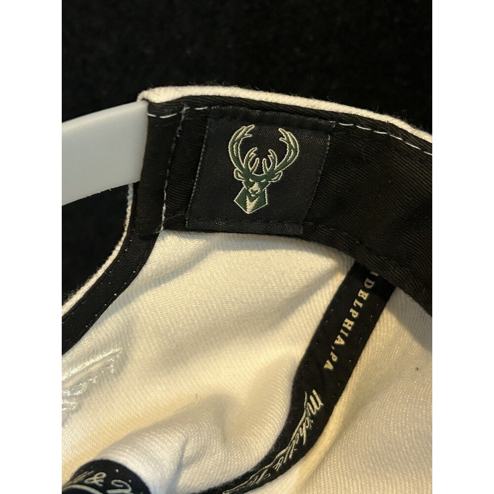 Milwaukee Bucks NBA Mitchell & Ness Adjustable Snapback Hat/Cap White - Picture 9 of 12